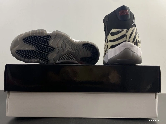 AR0715-010 INSTINCT 11 JORDAN ANIMAL AIR 1203